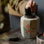 Boite à Thé en Céramique avec Peinture Florale Distinctive