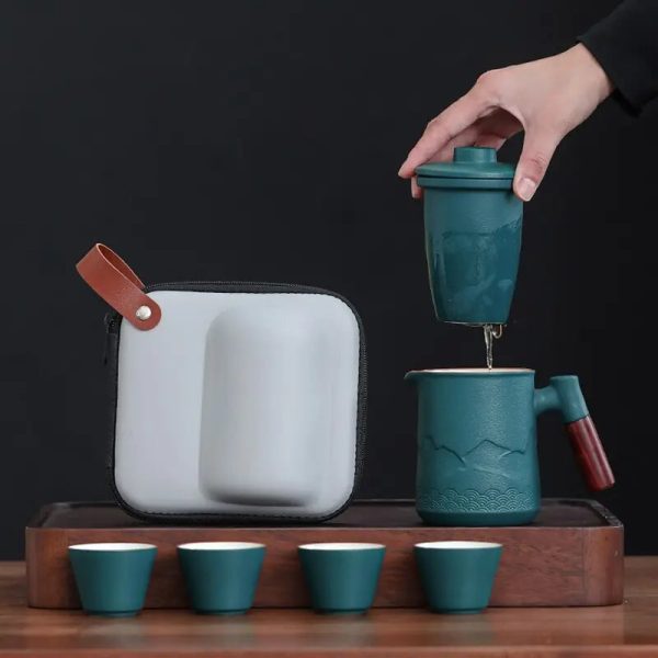 Petit service à thé pour moments de détente