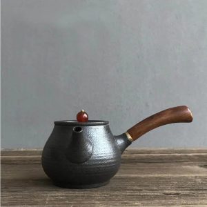 Petite théière japonaise en céramique noire 180ml