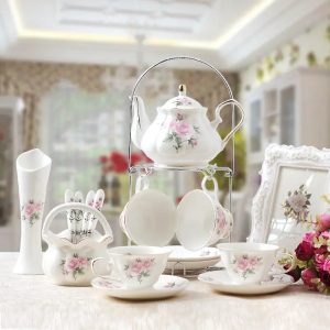 Service à thé Anglais en porcelaine avec fleurs camélias