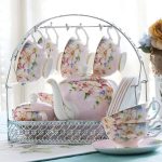 Porcelaine anglaise pour un élégant service à thé