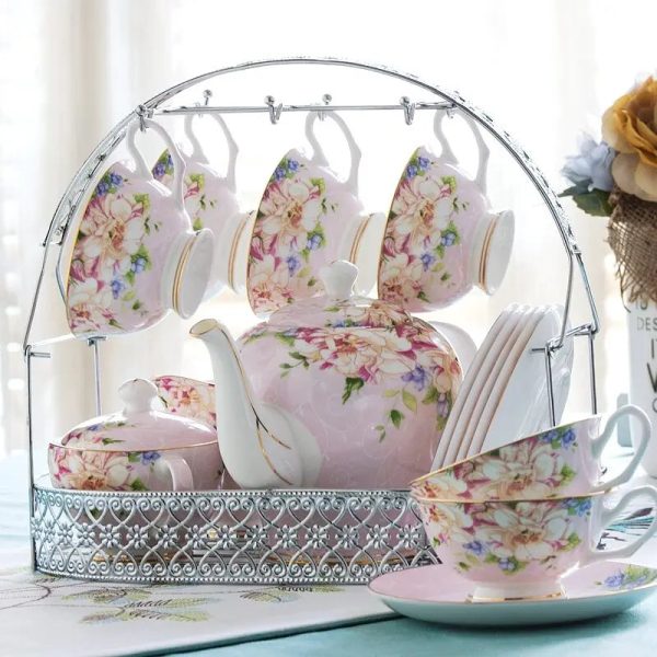 Porcelaine anglaise pour un élégant service à thé