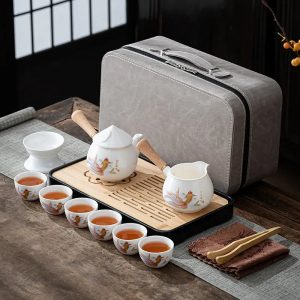 Service à thé Chinois en porcelaine blanche motifs poissons