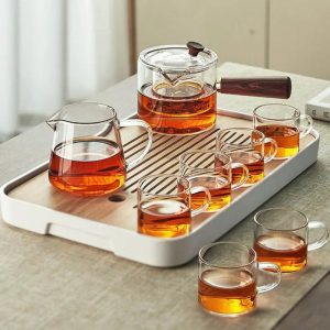 Service à thé en verre avec plateau élégant