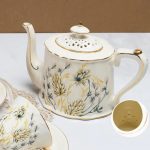 Ensemble de thé européen avec design floral