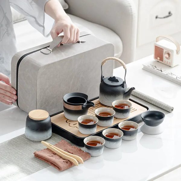 Tasses assorties avec designs inspirés des paysages