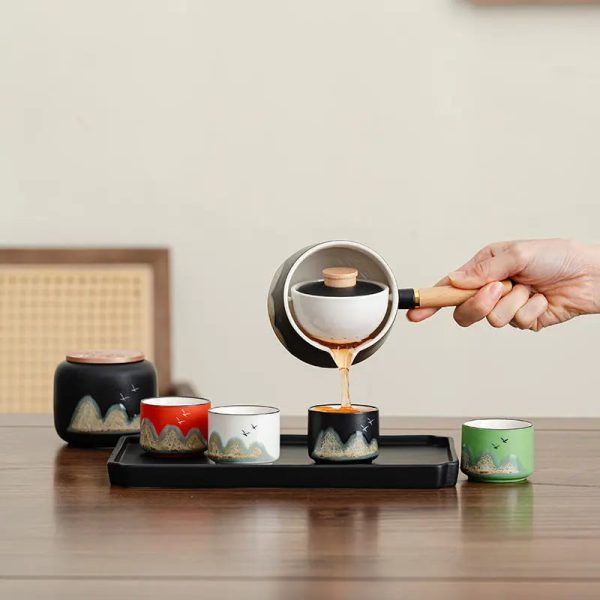 Service à thé japonais élégant avec théière innovante