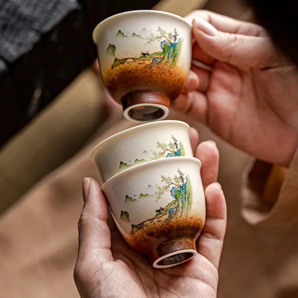 Tasse de thé en céramique avec peinture paysage