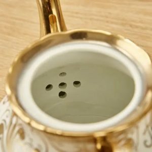 Porcelaine blanche et dorée, théière 1L