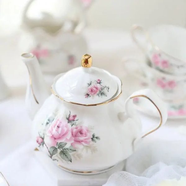 Théière en porcelaine 500ML décorée de fleurs camélias