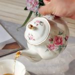 Théière anglaise florale en porcelaine élégante et raffinée