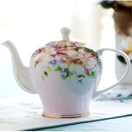 Théière Anglaise en porcelaine rose 1.4L