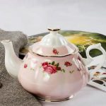 Théière en porcelaine rose à fleurs 1L