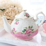 Théière en porcelaine rose et blanche 1L