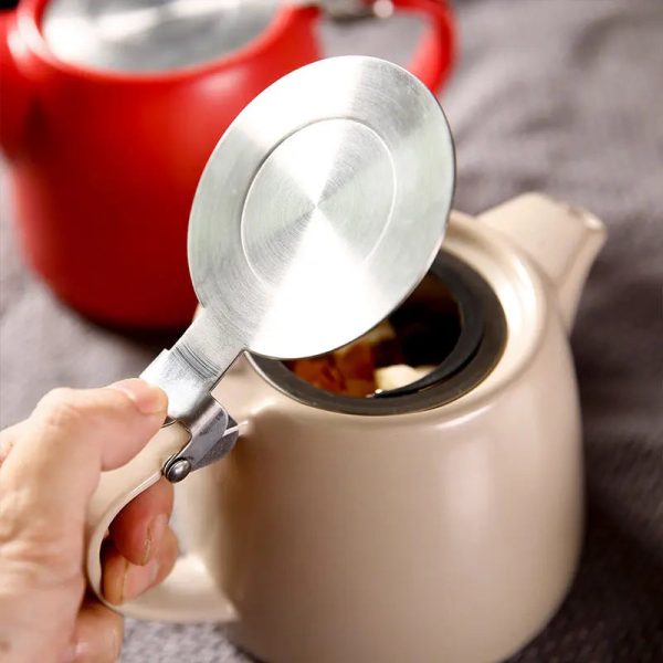 Théière stylée, combinant fonctionnalité et esthétique