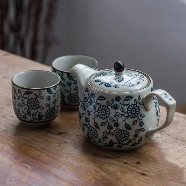 Set de thé en porcelaine, design fleuri traditionnel