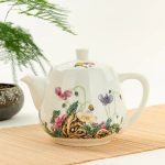 Théière en porcelaine blanche fleurs 450ML - 900ML