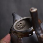 Théière traditionnelle en céramique pour infuser le thé