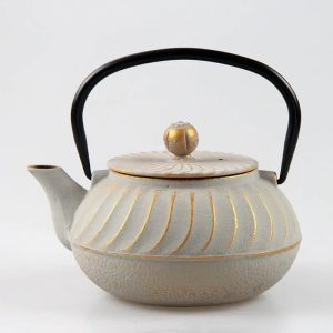 Théière Japonaise en Fonte Reliefs Dorés 700ml