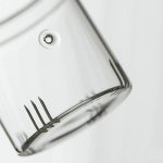 Théière élégante en verre, forme ronde