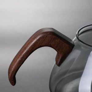 Théière minimaliste en verre pour infuser le thé