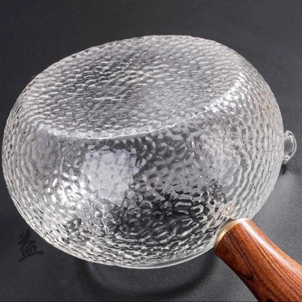 Théière avec design en verre et bois