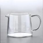 Infuseur intégré dans une théière en verre élégante