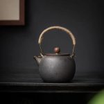 Théière élégante en céramique, style vintage