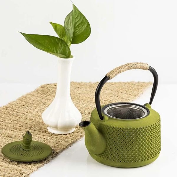 Théière en fonte colorée pour infuser le thé