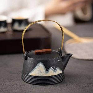 Théière noire japonaise, idéale pour savourer le thé