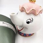 Théière en porcelaine avec design La Belle et la Bête
