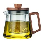 Théière en verre scandinave, style épuré et contemporain