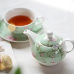 Théière verte en porcelaine, design anglais classique